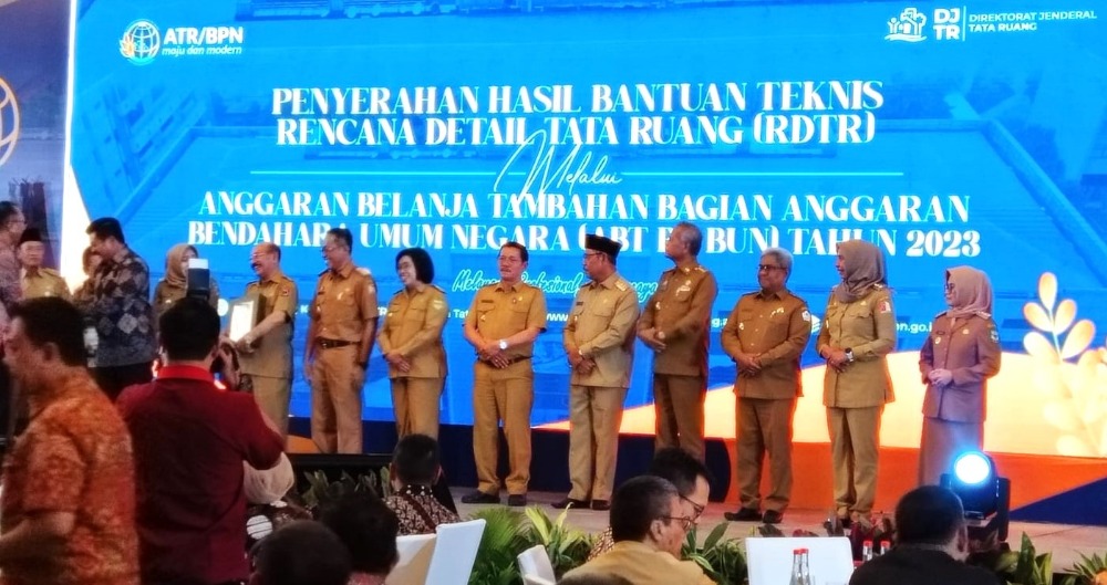 Pj Bupati Aceh Utara Dr. Mahyuzar, M.Si Terima Hasil Bantuan Teknis RDTR dari Kementerian ATR/BPN